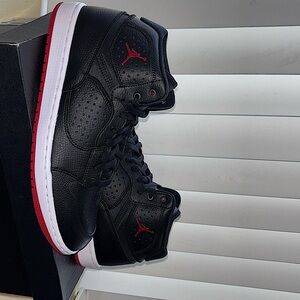 JORDAN ACCESS MENS SIZE 9.5